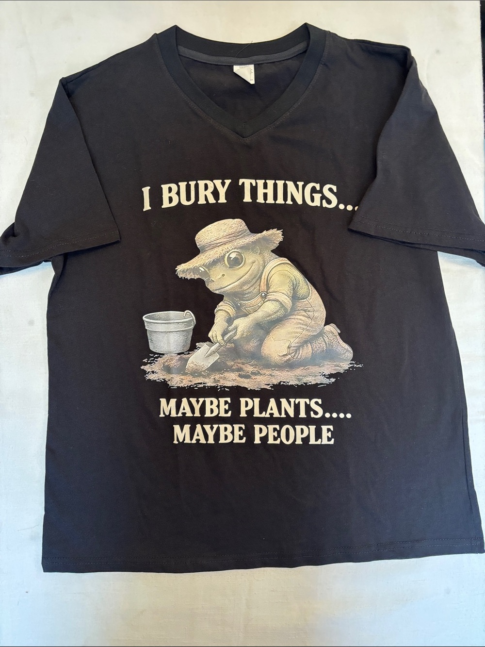 I Bury Things Black Graphic V-Neck Tee - Novelty Gardening Frog